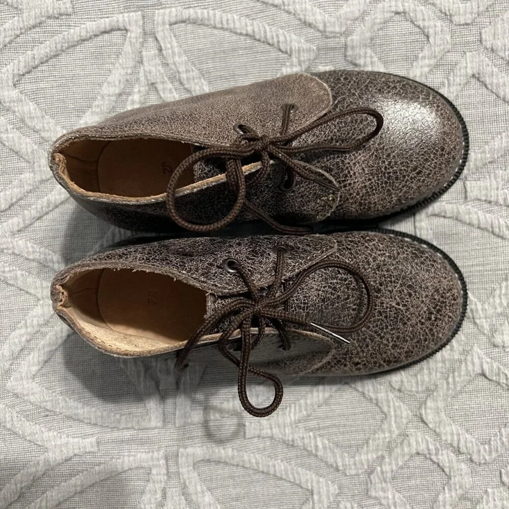Mikoleon Sz 28 (11 US Boys) Brown Crackle Leather Chukka Boots